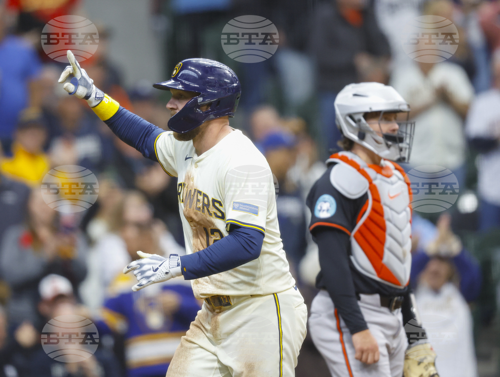 Orioles Brewers Baseball
