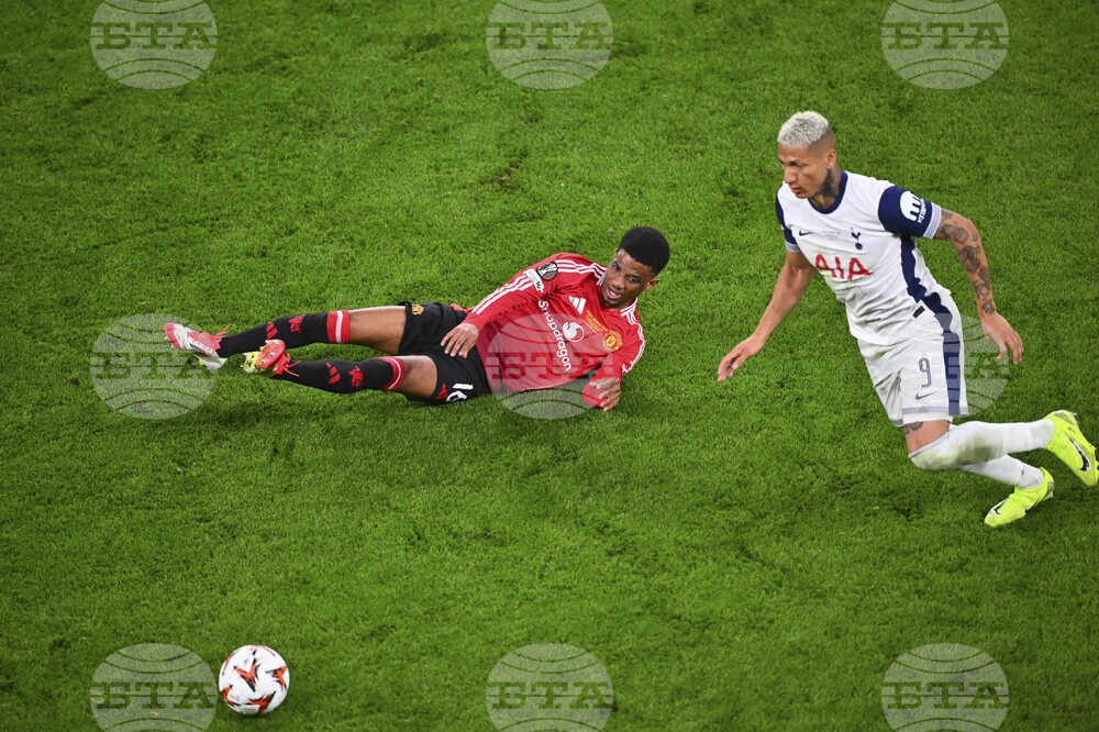 Тотнъм беше глобен със 75 000 паунда заради хомофобски обиди от публиката на мача с Манчестър Юнайтед през септември