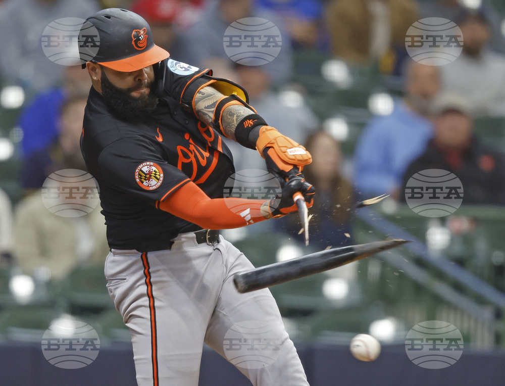 Orioles Brewers Baseball