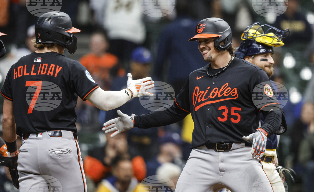 Orioles Brewers Baseball