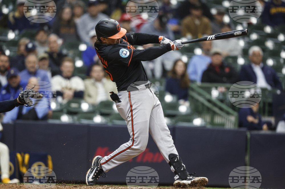 Orioles Brewers Baseball