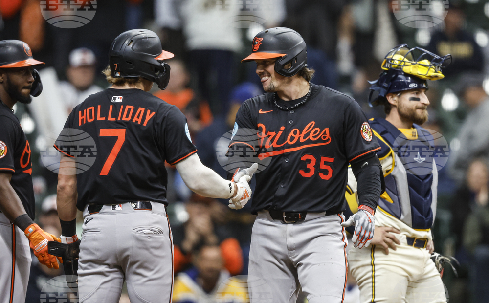 Orioles Brewers Baseball