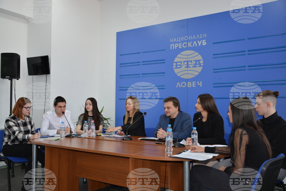 Национален пресклуб на БТА Ловеч - дебат - ученици - Васил Левски