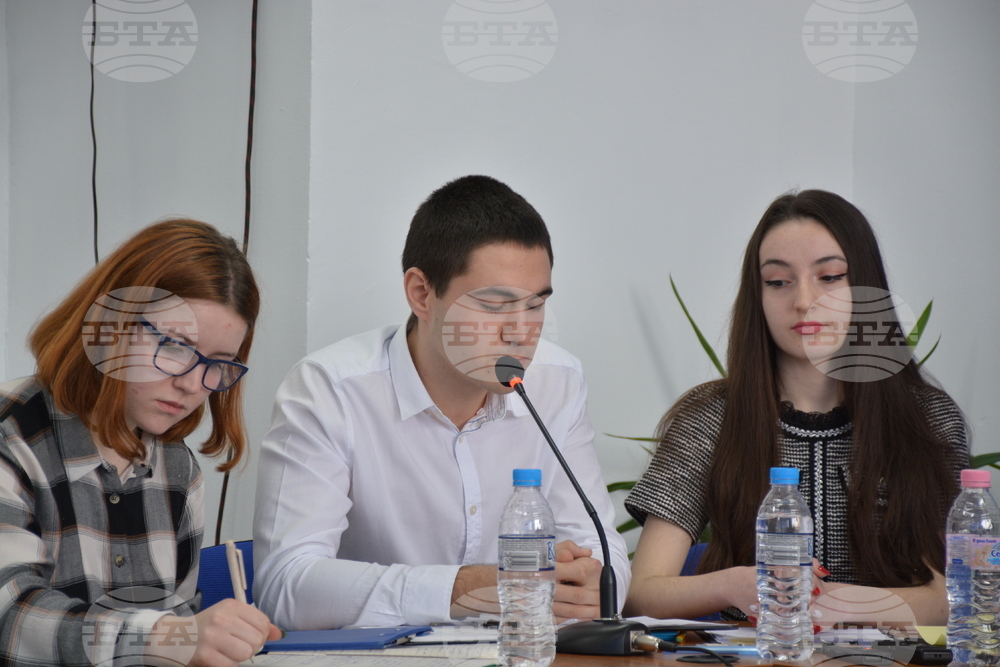 Национален пресклуб на БТА Ловеч - дебат - ученици - Васил Левски