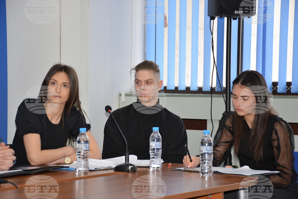 Национален пресклуб на БТА Ловеч - дебат - ученици - Васил Левски