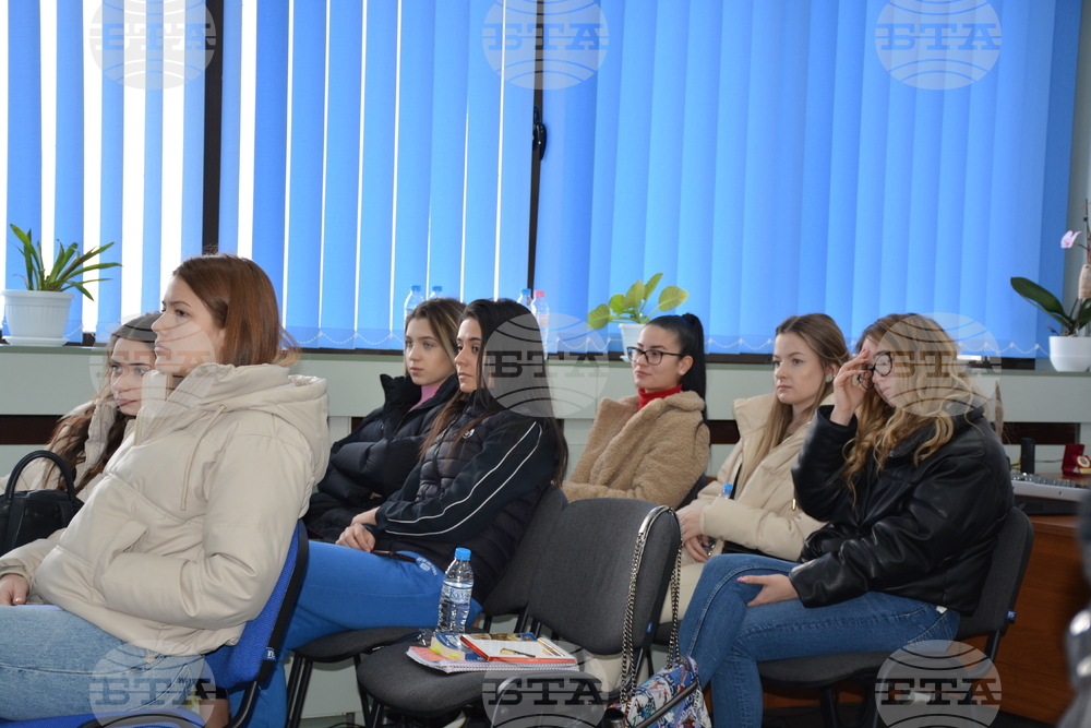 Национален пресклуб на БТА Ловеч - дебат - ученици - Васил Левски