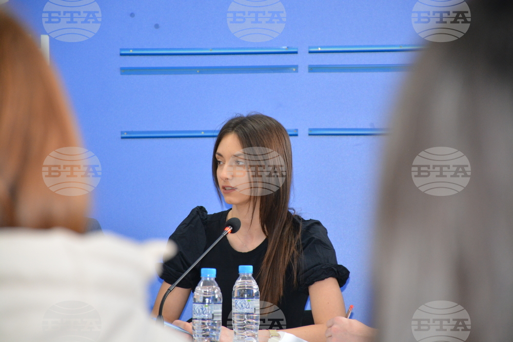 Национален пресклуб на БТА Ловеч - дебат - ученици - Васил Левски