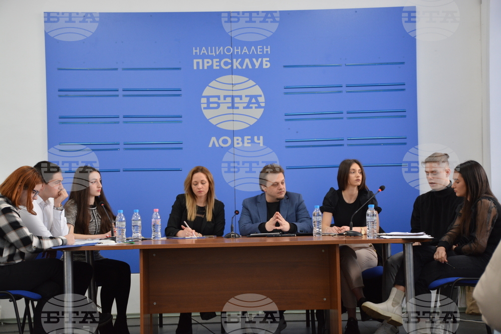 Национален пресклуб на БТА Ловеч - дебат - ученици - Васил Левски