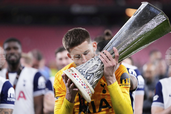 Вратарят на Тотнъм Викарио: "Пренаписахме историята"