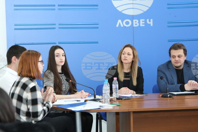 Национален пресклуб на БТА Ловеч - дебат - ученици - Васил Левски