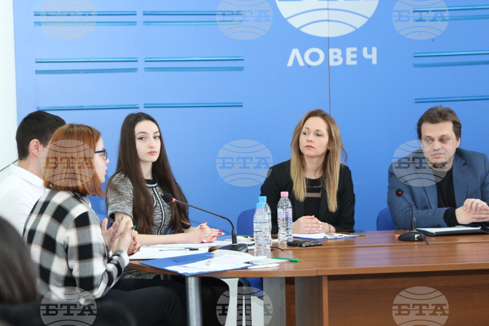 Национален пресклуб на БТА Ловеч - дебат - ученици - Васил Левски