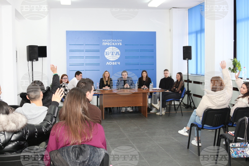 Национален пресклуб на БТА Ловеч - дебат - ученици - Васил Левски