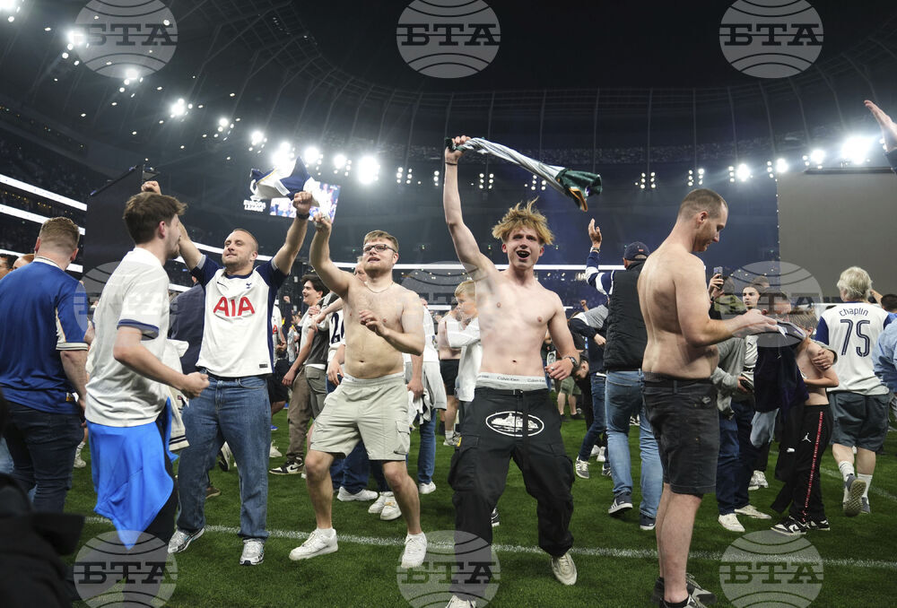 Тотнъм потвърди парада на победата с трофея от Лига Европа по улиците на Северен Лондон 