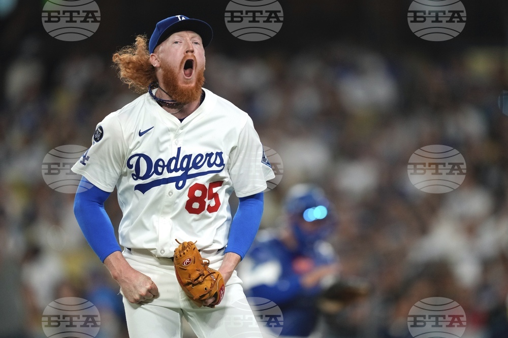 CORRECTION Diamondbacks Dodgers Baseball