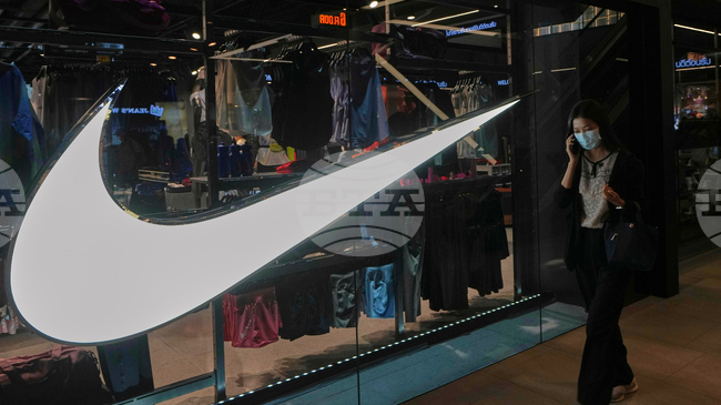 „Найки“ отчете нов спад на маржа на печалба, акциите ѝ поевтиняха с около 10 на сто 