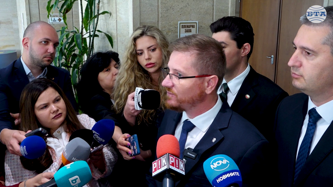 България плаща по над 11 млн. лв. годишно за членството си в международни неправителствени организации, заяви Димо Дренчев от "Възраждане"