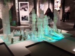 Обща експозиция на Венецианското архитектурно биенале в зала „Арсенале“. Снимка: Специален пратеник на БТА Ваня Сухарова