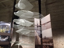 Обща експозиция на Венецианското архитектурно биенале в зала „Арсенале“. Снимка: Специален пратеник на БТА Ваня Сухарова