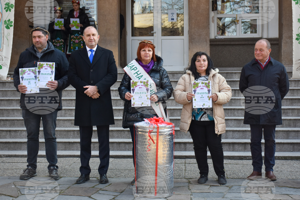 President Radev Awards Winners of Best Homemade Wine Competition