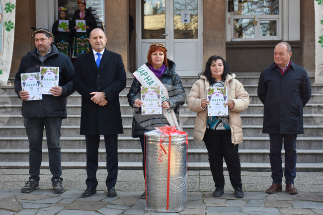 Село Устина - Румен Радев - награди „Най-добро домашно вино“