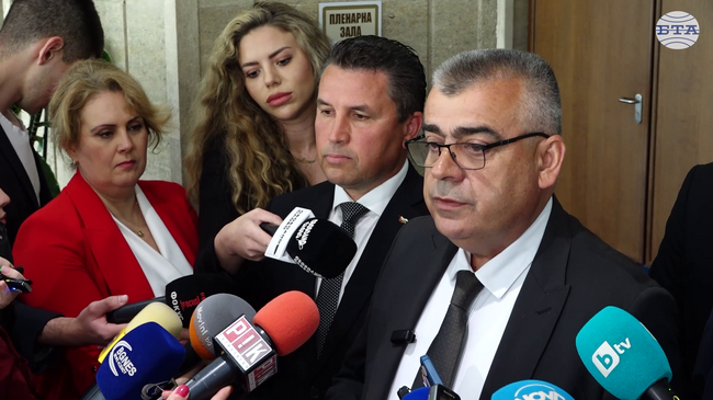 Изпратихме писмо до премиера, за да уточним какво се случва с централата на ДПС, каза Хайри Садъков от "Демокрация, права и свободи" – ДПС