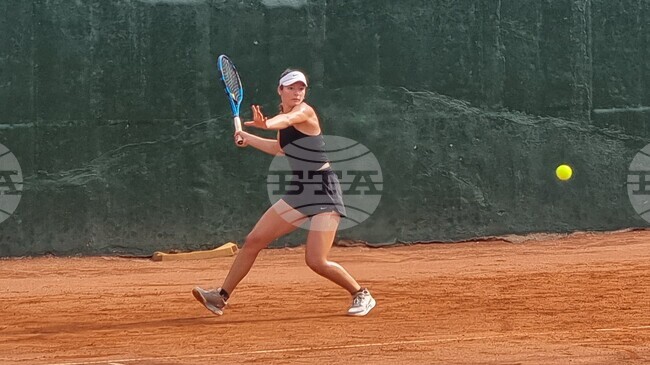 Българки стартираха с победи на двойки на турнир по тенис в Анталия