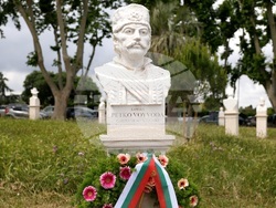 Италия - Ватикана - Росен Желязков - паметник на Капитан Петко войвода - венци