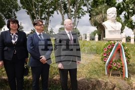 Италия - Ватикана - Росен Желязков - паметник на Капитан Петко войвода - венци