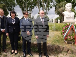 Италия - Ватикана - Росен Желязков - паметник на Капитан Петко войвода - венци