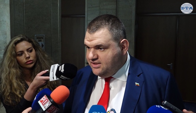 От ПП-ДБ да дадат обяснения за поискания имунитет на евродепутата Никола Минчев поиска Делян Пеевски