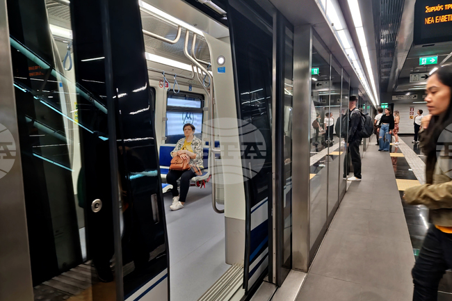 Новото метро в Солун спира работа за цял месец за тестове на първото му разширение