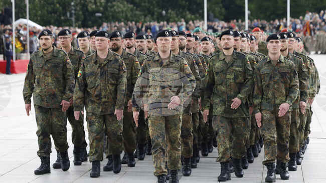 Само 16% от германците „със сигурност” биха се сражавали за страната си, сочи проучване