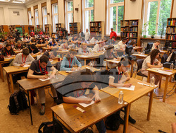 Над 90 участници са се включили във второто издание на инициативата „Голямата диктовка“ на Националната библиотека. Снимка: Националната библиотека „Св. св. Кирил и Методий“