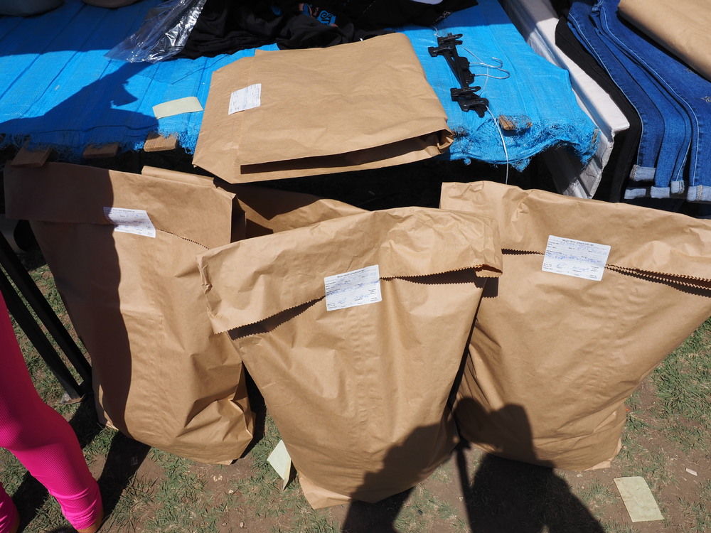 Контрабандни стоки с лога на известни марки са иззети при акция на полицията в Разград