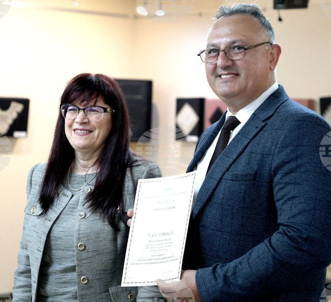 В навечерието на 24 май варненски учители получиха награди „Неофит Рилски“ и „Паисий Хилендарски“