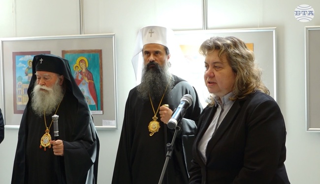 Патриарх Даниил и председателят на парламента Наталия Киселова откриха благотворителна изложба-базар под надслов "Деца рисуват за деца"