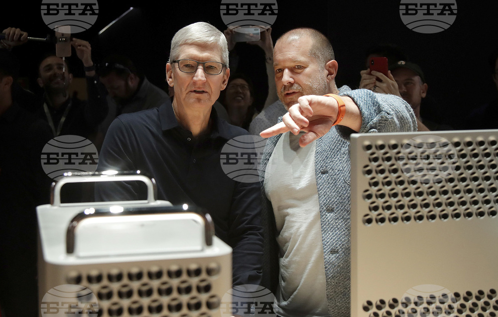 OpenAI-Jony Ive