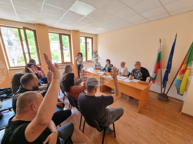 Трън - извънредна сесия на Общински съвет - нов председател