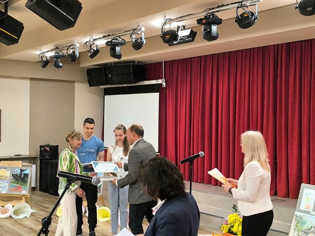 ОА Добрич: Живко Желязков поздрави отличените от МОН ученици и учители от областта по повод 24 май