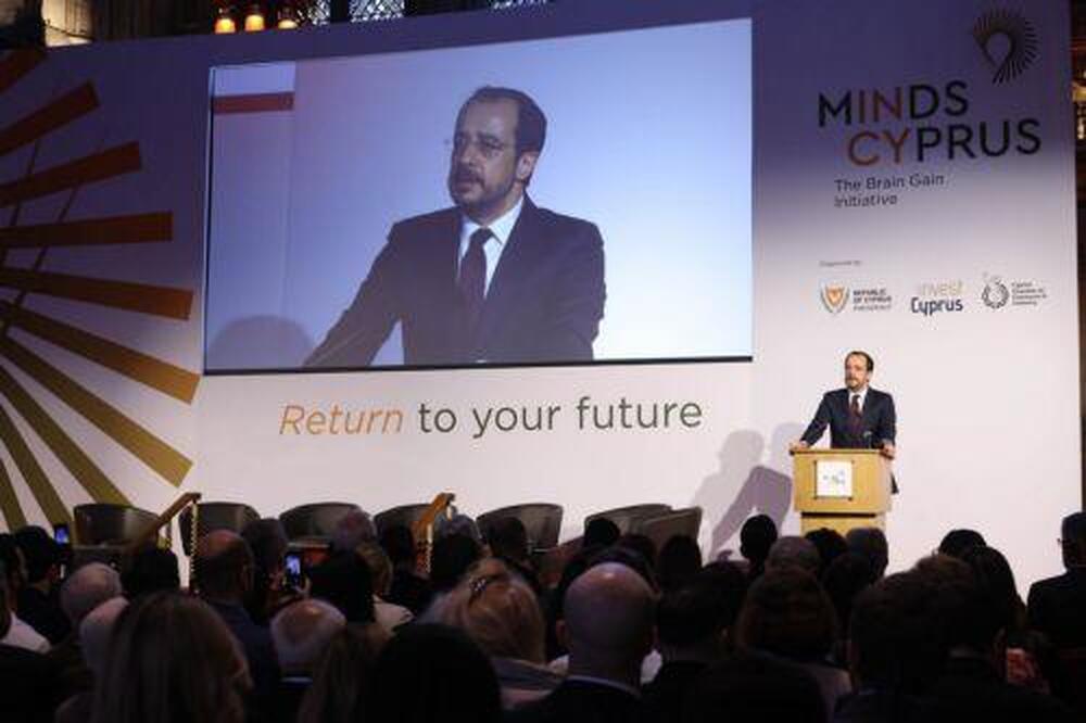 КНА: Кипърският президент представи в Лондон план за връщане в страната на успешни кипърци, живеещи в чужбина