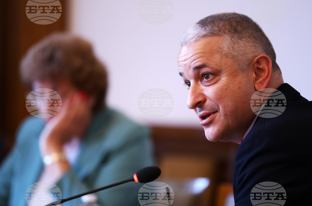 Average BTA Salaries Should Not Be Lower than Teachers', Says Vazrazhdane MP Yanchev
