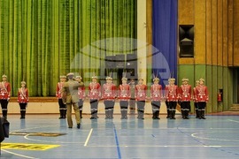 Габрово - гвардейски отряд - ученически духов оркестър - знаме - церемония