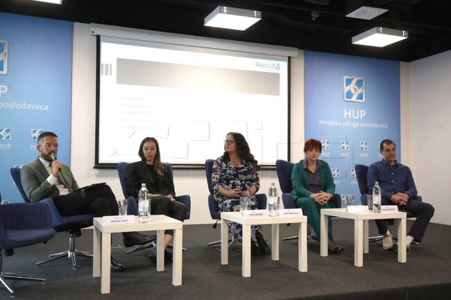 ХИНА: Чуждестранните работници в Хърватия се сблъскват с езикови пречки и дискриминация, показва проучване