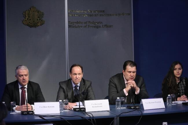 МВнР: Заместник-министър Костадин Коджабашев представи актуална информация за работата на МВнР на брифинг за медиите