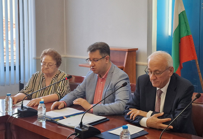 Скринингови програми за рак на маточна шийка и на дебело черво ще предложат безплатни тестове за домашна употреба