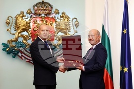 Румен Радев - дейци на културата и науката - награждаване