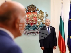 Румен Радев - дейци на културата и науката - награждаване