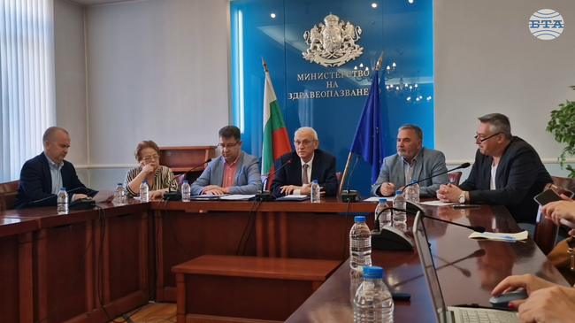 Скринингови програми за рак на маточна шийка и на дебело черво ще предложат безплатни тестове за домашна употреба