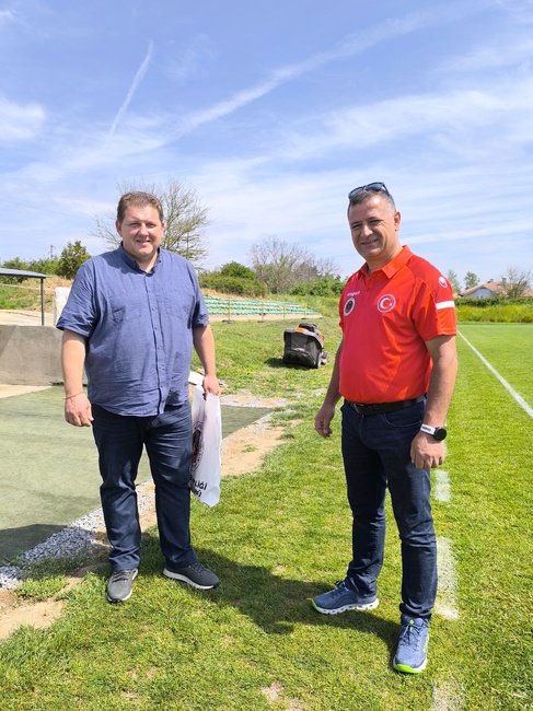 Временно изпълняващият длъжността Областен управител Живко Желязков приветства участниците в проекта „Подай, атакувай, стреляй, отбележи!“ по програма „Еразъм +“