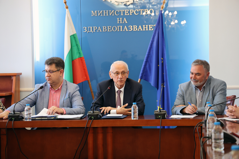 МЗ: 4 милиона българи ще могат да се изследват безплатно за рак на маточната шийка и дебелото черво